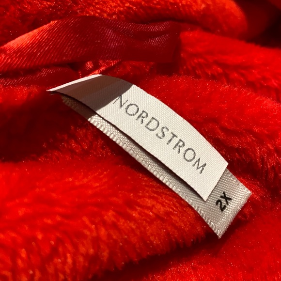 NORDSTROM red plush robe luxurious cozy wrap tie pockets long plus size 2X NEW - Picture 9 of 12